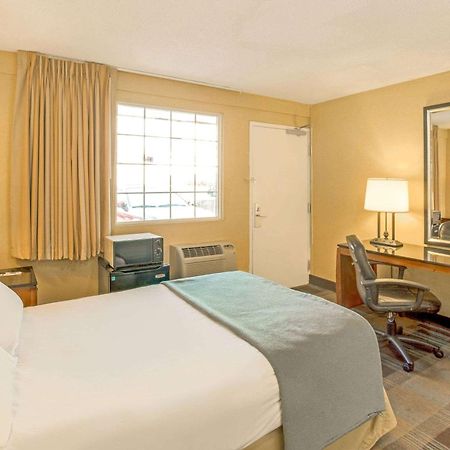 Travelodge By Wyndham בסילבר ספרינג מראה חיצוני תמונה