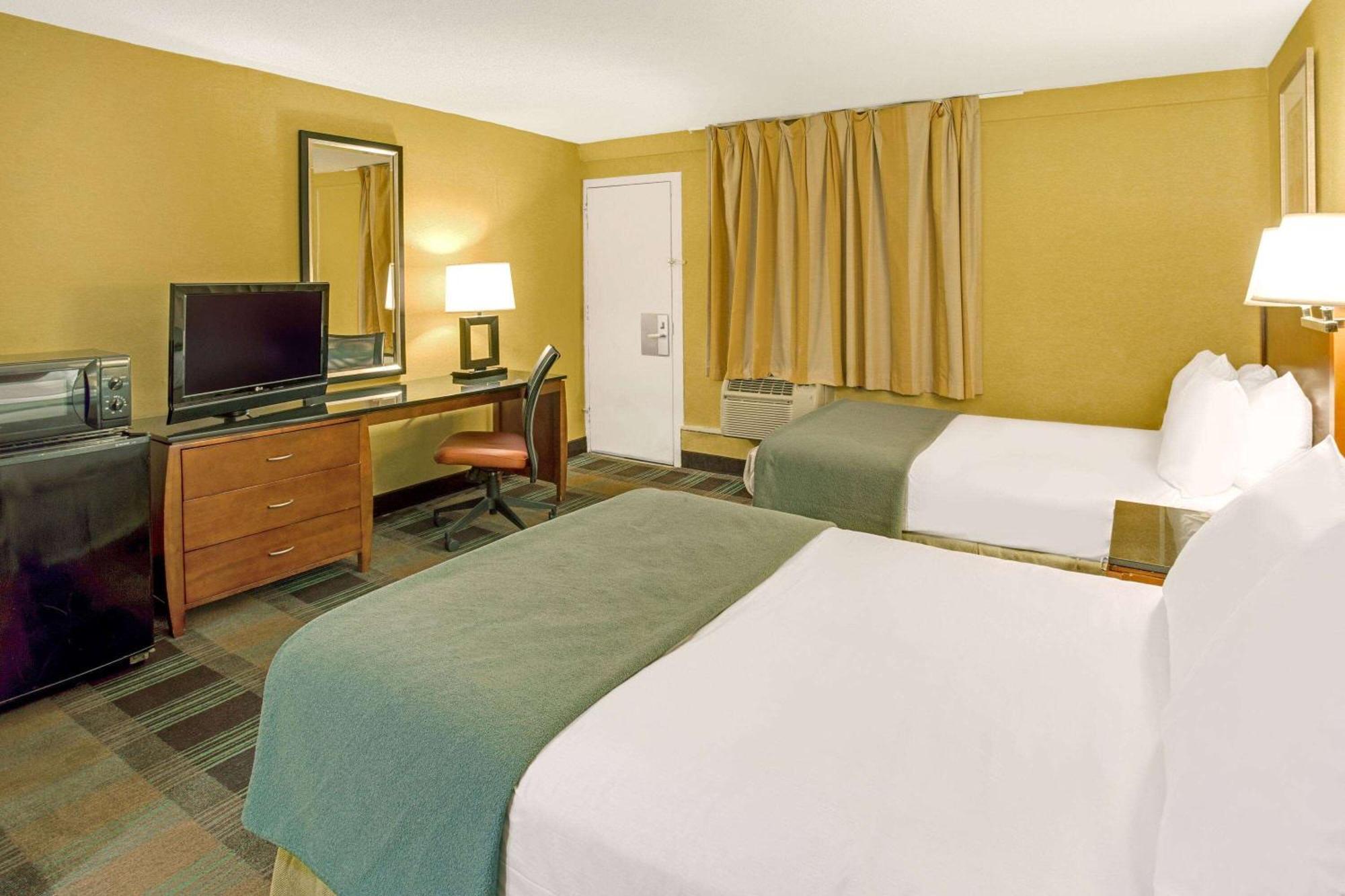 Travelodge By Wyndham בסילבר ספרינג מראה חיצוני תמונה