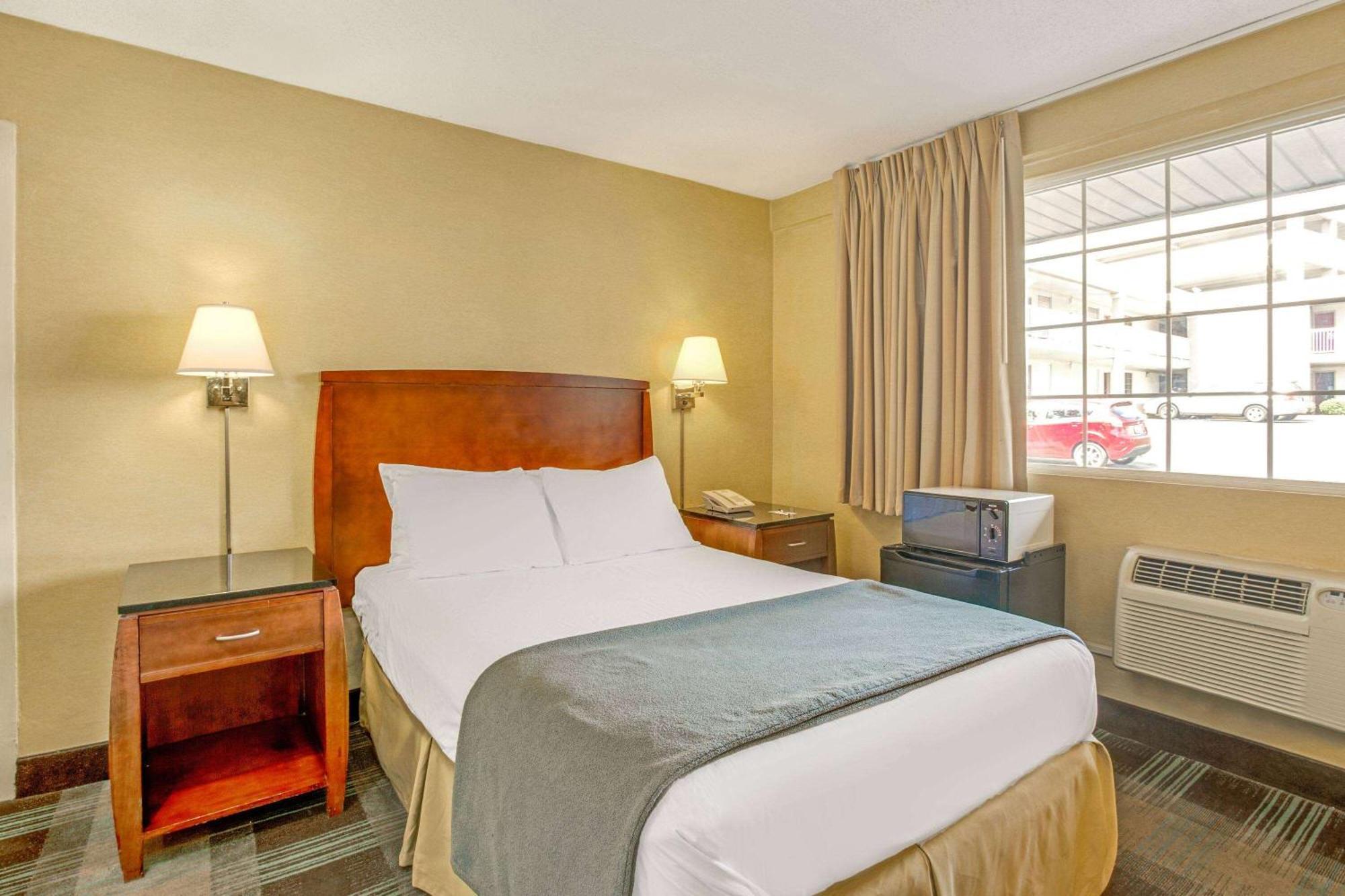 Travelodge By Wyndham בסילבר ספרינג מראה חיצוני תמונה